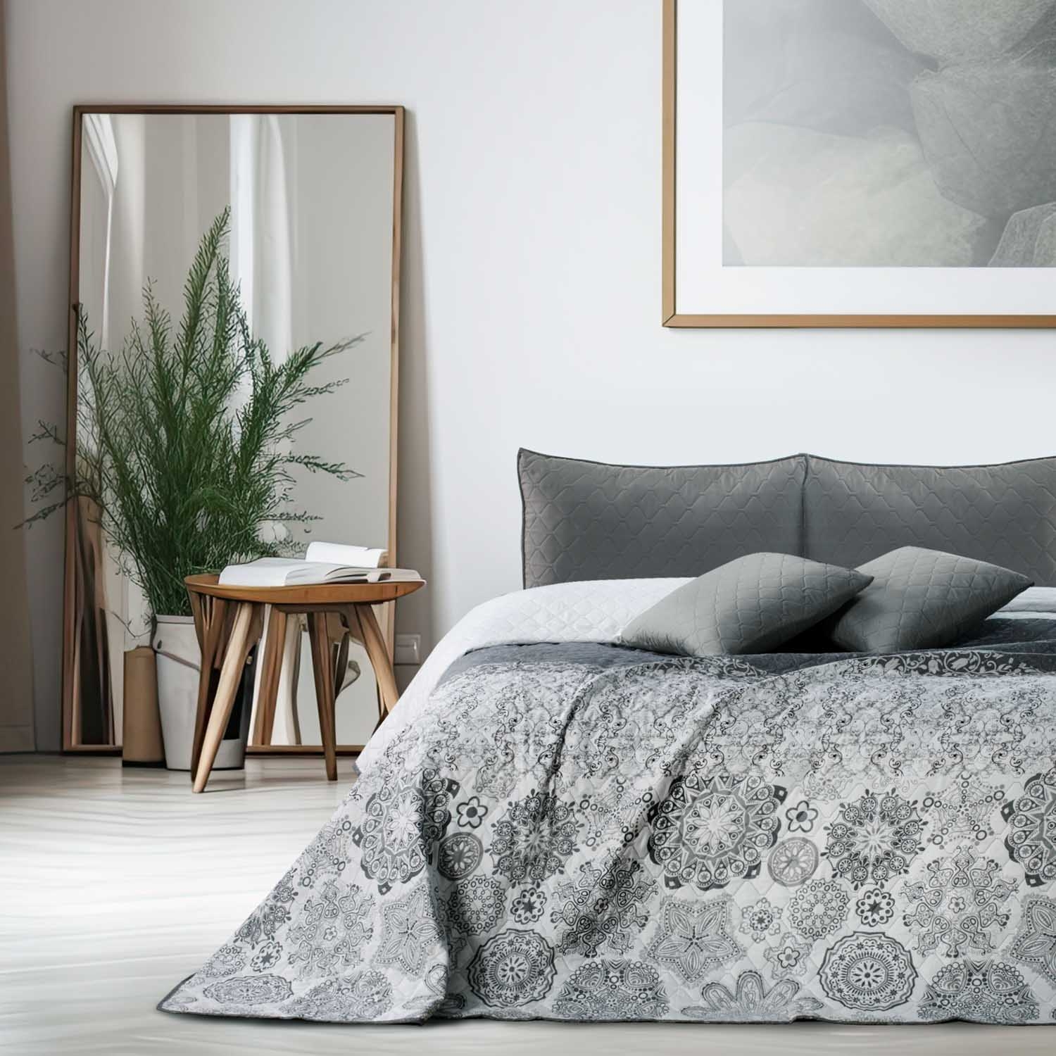 Narzuta na łóżko z mikrofibry 200 x 220 cm Restilo Alhambra, szara